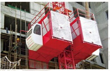 Hot Dipped Zinc / Painted Passenger Hoist 3*1.5*2.5m Material Hoist With Twin Cage